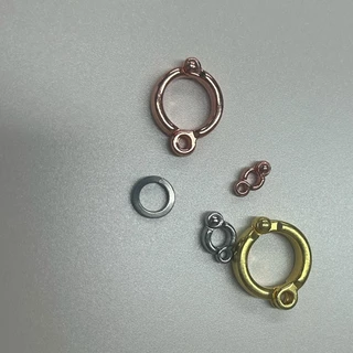 ฟรีนกหวีด โซ่คล้องสำหรับนกแก้ว แหวนสำหรับนกแก้ว ทำจากเหล็ก อุปกรณ์เสริมสำหรับนก ฝึกนกบิน ฝึกนก ห่วงนก