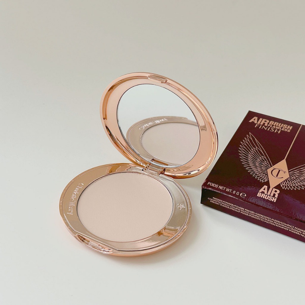 แท้🚚จัดส่งภายในวันเดียวกัน Charlotte Tilbury airbrush flawless finish powder สี Fair, Medium แป้งอัดแข็งในตำนาน
