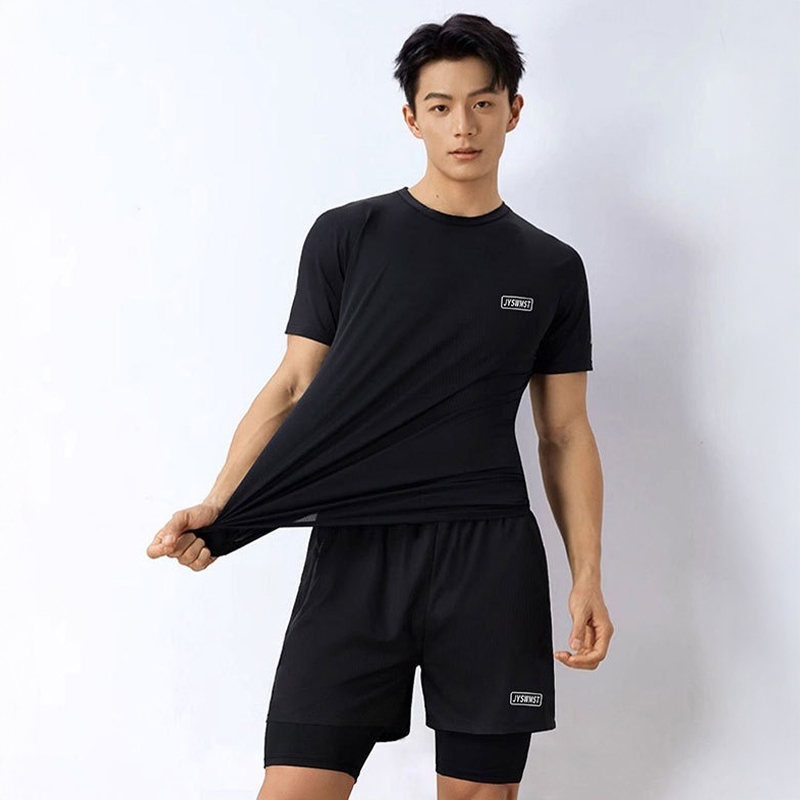 ชุดออกกำลังกายชาย เสื้อยืดแขนสั้น ผ้าไอซ์ซิลก์ แห้งไว พร้อมกางเกงขาสั้นวิ่ง 2 ชั้น มีซับในกระชับ