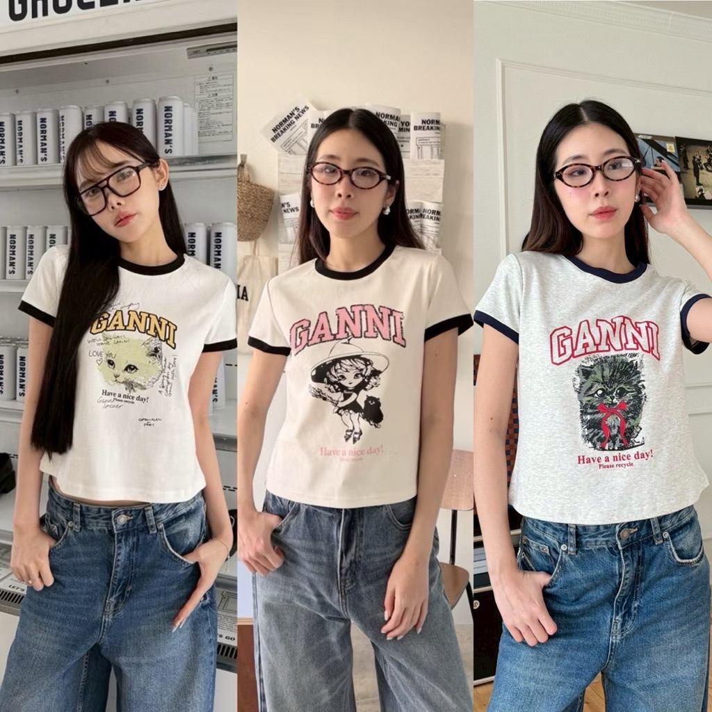 Ganni baby tee 🤍  เสื้อยืดคอกลมแขนสั้นทรงเบบี้ที ลายใหม่น่ารักมาก ลายสกรีนหน้า แบรนด์ดังเกาหลี ผ้ายืดหยุ่น