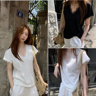 cherryshop พร้อมส่ง เสื้อยืดคอวีแขนสั้นผสมลูกไม้สีขาวใหม่สำหรับผู้หญิงฤดูร้อน ลำลองหลวมๆ นุ่มและใส่สบาย
