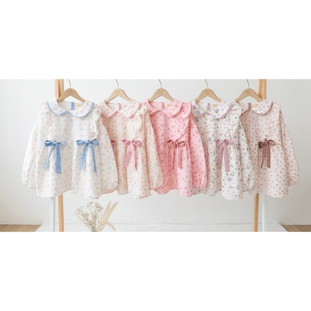 ป้าย Lilly เสื้อผ้าบับเบิ้ลพิมพ์ลายคอบัวแต่งกุ้นสี ระบายข้าง แต่งโบว์ผูกน่ารัก ๆ อก 42 นิ้ว