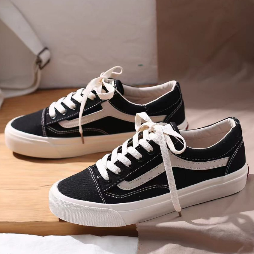 【จัดส่งที่รวดเร็ว】VSG SHOES Old Skool Sneakers Black ชายและหญิง รองเท้าผ้าใบ 36-45 ComfyCush