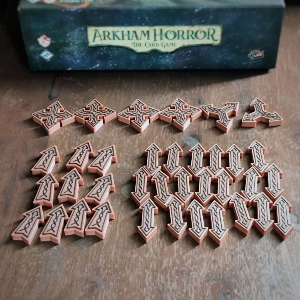 Direction token สำหรับเกม  Arkham Horror: The Card Game
