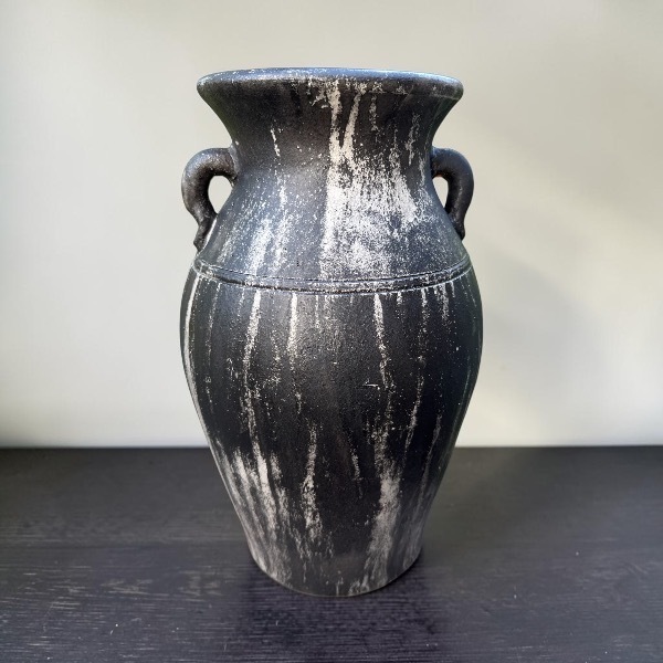 Vase แจกันดินเผาปากบาน มีหู 2 หู ขนาด 23 x 35 cm.