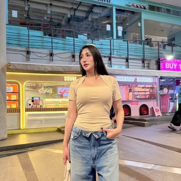 A17 เสื้อครอปคอเหลี่ยมแขนสั้น