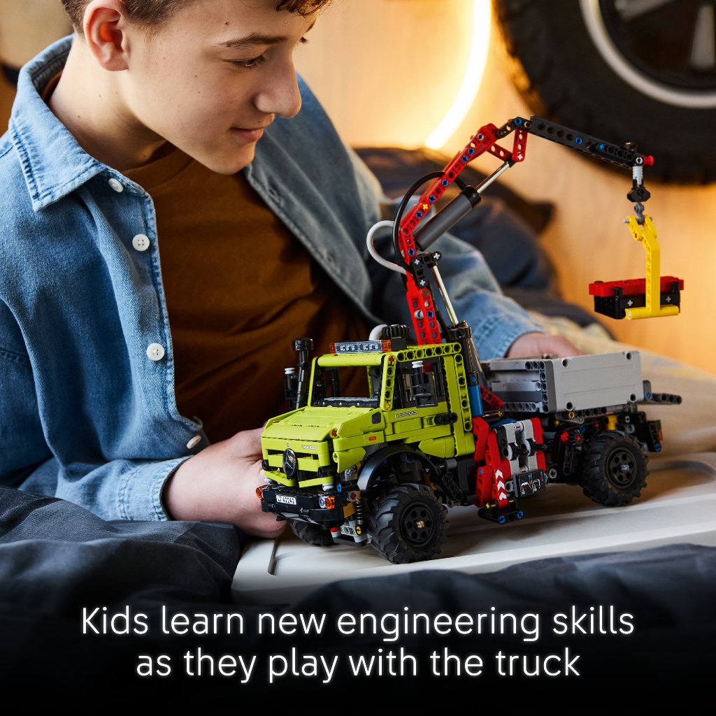 LEGO Technic 42242 Mercedes-Benz Unimog U 5023 with Crane รูปที่ 7