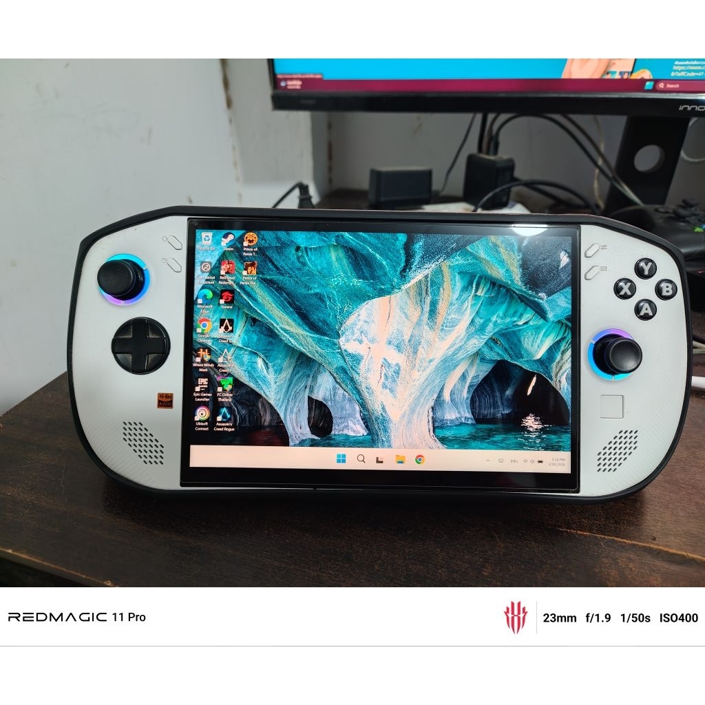 handheld Lenovo legion go s