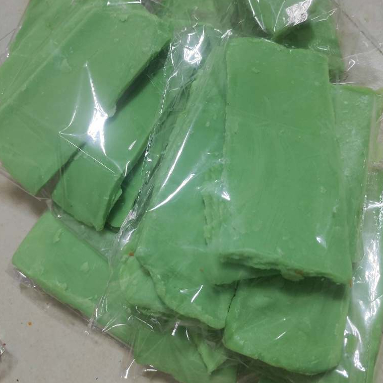 สบู่กลูต้าแผ่น ก้อนเล็กๆ แบ่งขาย5ขีด แถม ถุงตาข่ายตีฟอง ครึ่งโล 500กรัม