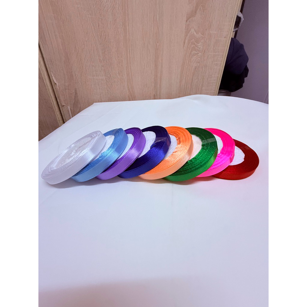 โบว์สีขาว และสีอื่นๆ ขนาด 1 ซม.ความยาว25หลา โบว์ผ้า ริบบิ้นผ้าซาติน  ริบบิ้นสีขาว ริบบิ้นสีน้ำเงิน สีดำ ผูกโบว์นักเรียน