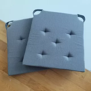 IKEA JUSTINA เบาะ รองนั่ง มียึดเบาะกับเก้าอี้ 42x40x4 ซม