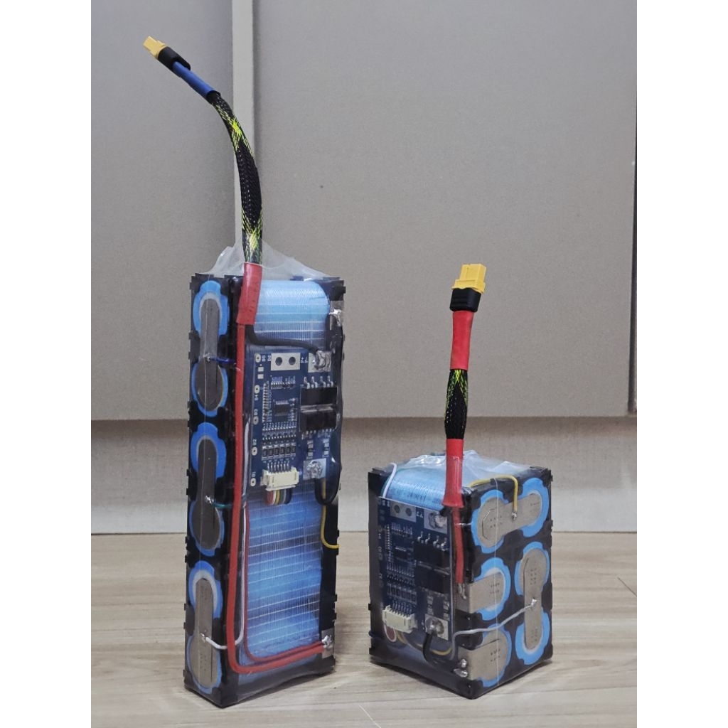 แบตเตอรี่ลิเธียมฟอสเฟส 6S 21v 6000/mAh BMS 20A บาลานซ์แบตก่อนแพ็คทุกก้อน