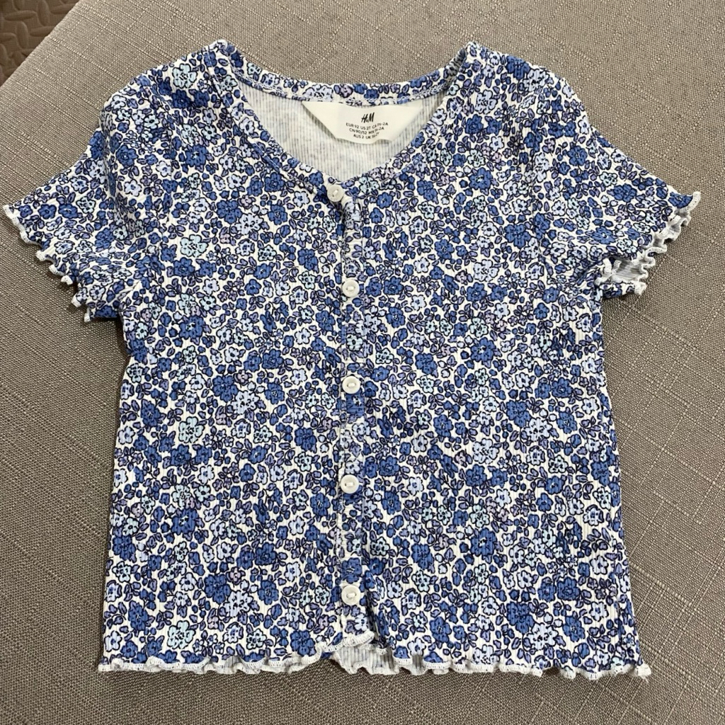 เสื้อแขนสั้นผ้าคอตตอน H&M Size: 1-2Y *สินค้ามือ2