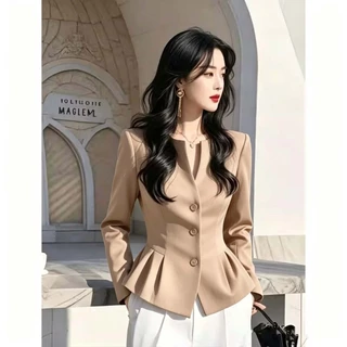 Red Berry เสื้อเชิ้ตแขนยาวสำหรับผู้หญิงในฤดูใบไม้ร่วง ดีไซน์ไหล่ตรง และมีจีบดอกไม้ที่ชายเสื้อ 99315