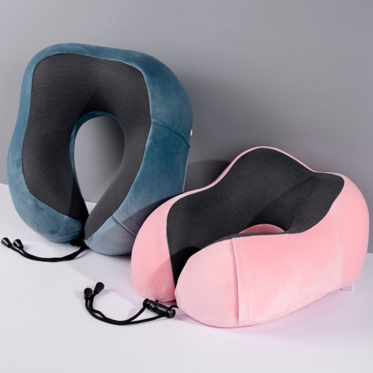 หมอนรองคอ Memory Foam ม้วนเก็บได้