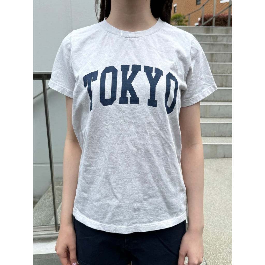 (พร้อมส่ง) Brandy Melville Chloe Tokyo Top (Japan Limited) เสื้อยืด เสื้อแขนสั้น ของแท้จากช็อป