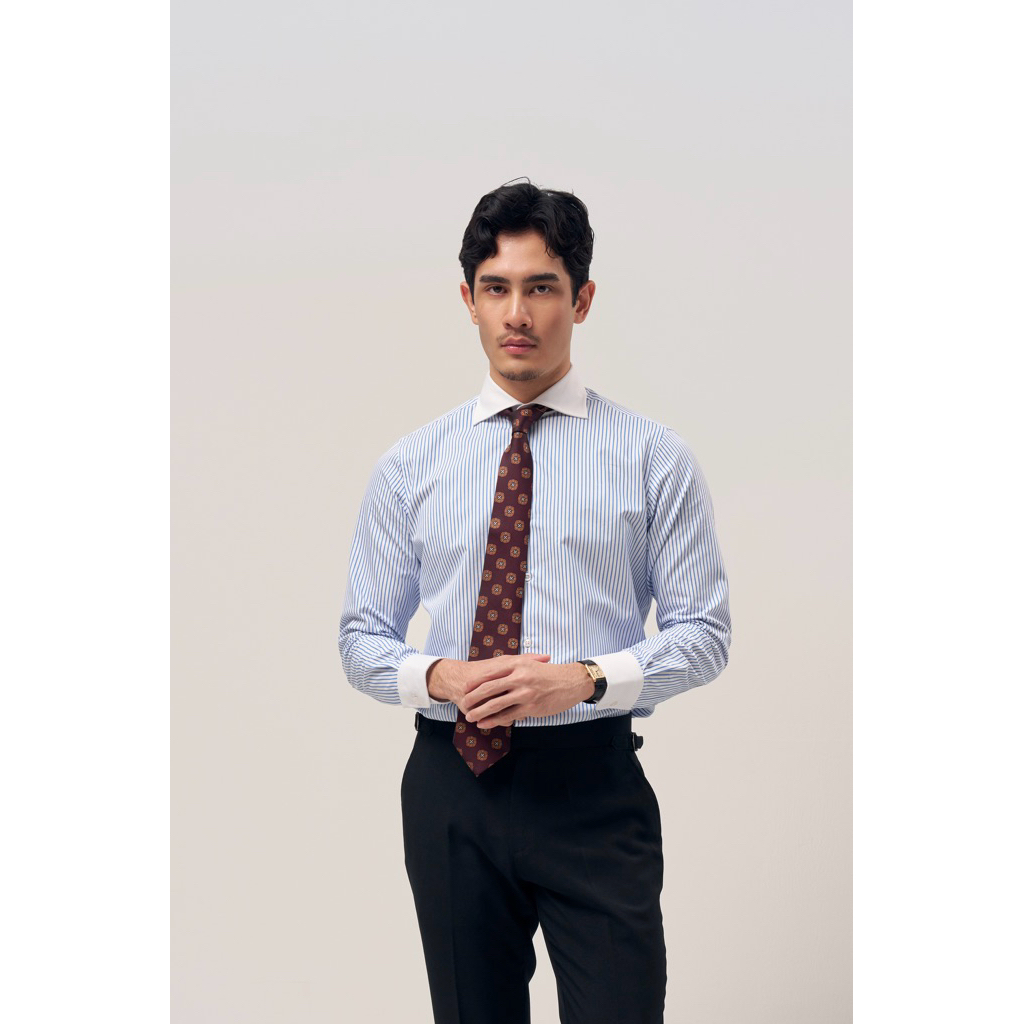 [Code20%ทัก] The Windsor's Pita Edition เสื้อเชิ้ตผู้ชาย ลายทางสีฟ้าBlueStripe คอปกและข้อมือขาว ผ้ายับยาก (Wrinkle-Free)
