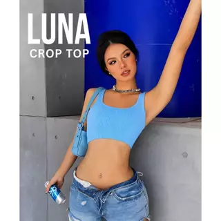 LUNA Crop Top เสื้อครอป ทรงสวย เข้ารูป ใส่ง่าย ยืดหยุ่น ใส่สบาย ไม่อึดอัด