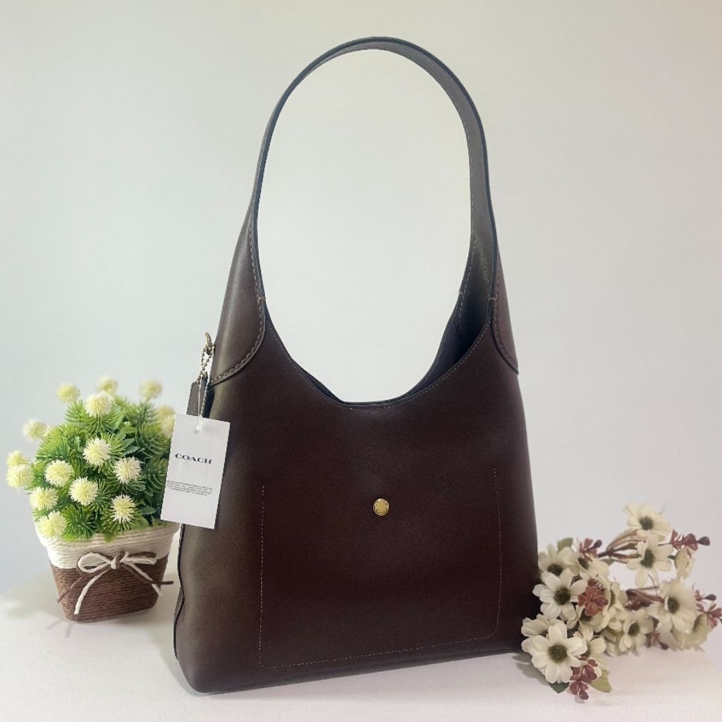 กระเป๋าสะพายไหล่ มีป้ายแท็กหนัง Brooklyn Shoulder Bag 28 CU068