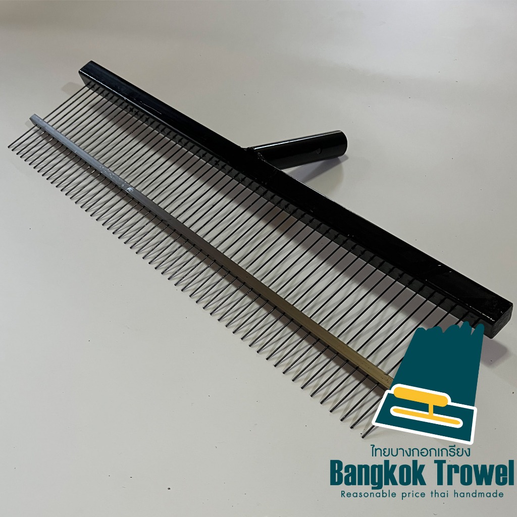 คราดกรีดลายถนน คราดกรีดลายคอนกรีต หน้าปาดยาว60ซม. ความถี่ซี่มาตรฐานกรมทาง 1ซม. ไม่มีด้าม รุ่นประหยัด