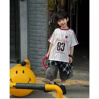 [ส่งไวจากไทย] *แค่เสื้อ* เสื้อแขนสั้นเด็ก สกรีน 83 แนวสปอร์ตลุค สีขาวแดง ทรงโอเวอร์ไซส์ สไตล์เกาหลี เหมาะสำหรับ 5-14 ปี