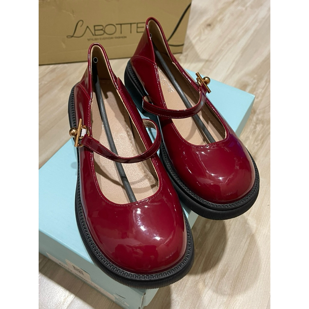 Labotte.bkk | The Classic Jane - Barn Red, Size 36 (Used)