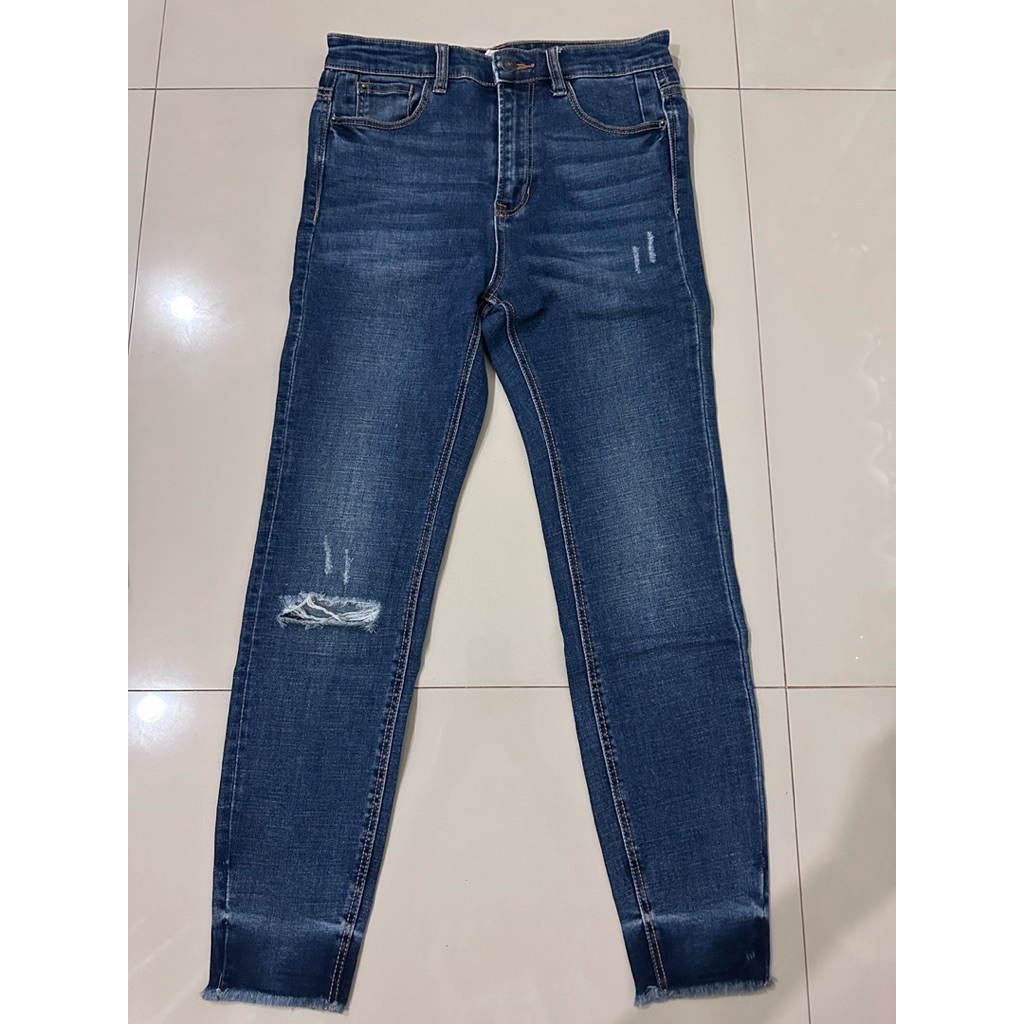 กางเกงยีนส์ STRADIVARIUS (EUR 38)