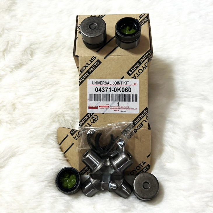 ยอยกากบาทเพลากลาง TOYOTA VIGO,TIGER D4D,LH112.Commuter, รหัสแท้04371-0K060( มีหัวอัดจารบี )