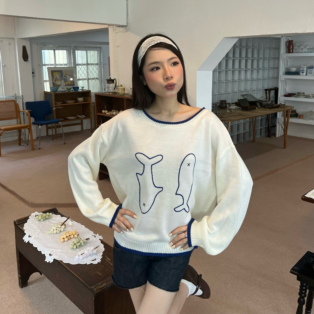 ((พร้อมส่ง)) Ocean Mood Knit – เสื้อไหมพรมลายปลาวาฬ