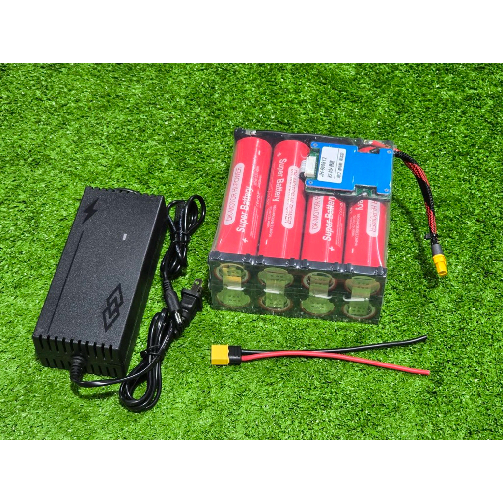 แบตลิเธียม 8s (แพ็ค4x2) สีแดง เกรดA. แท้ 25.6v - 29.2v 15,000mah. LiFePO4 32140 แบตเตอรี่​​ 8s 15ah