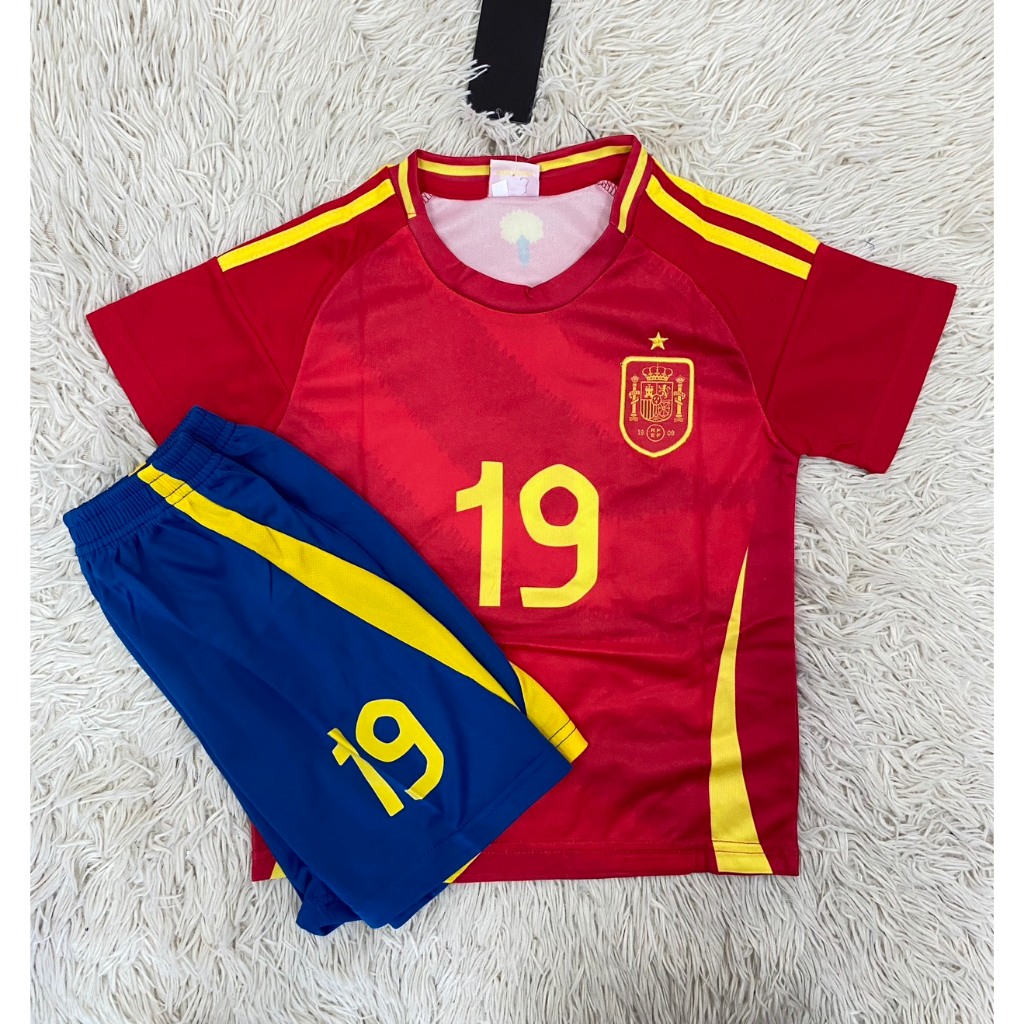 BONOIRชุดกีฬาเด็กแดงสเปน สกรีนเบอร์19ชื่อLAMINE YAMAL เสื้อพร้อมกางเกง