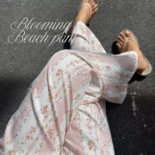 Blooming Beach pant กางเกงขายาวผู้หญิงสำหรับสายชิลล์ กางเกงผ้าพิมพ์ลาย | dressylismm