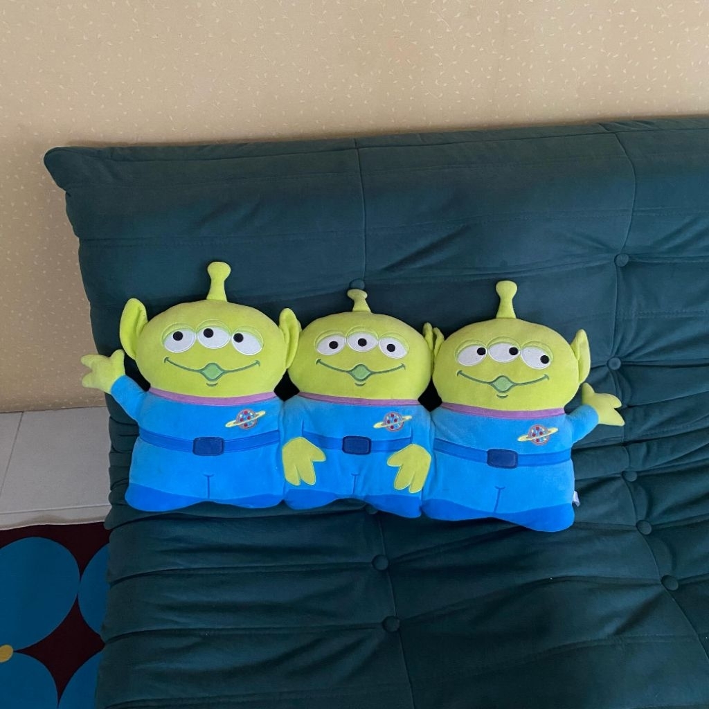 Ready to ship😍🫶🏻Greenman Alien Pilow