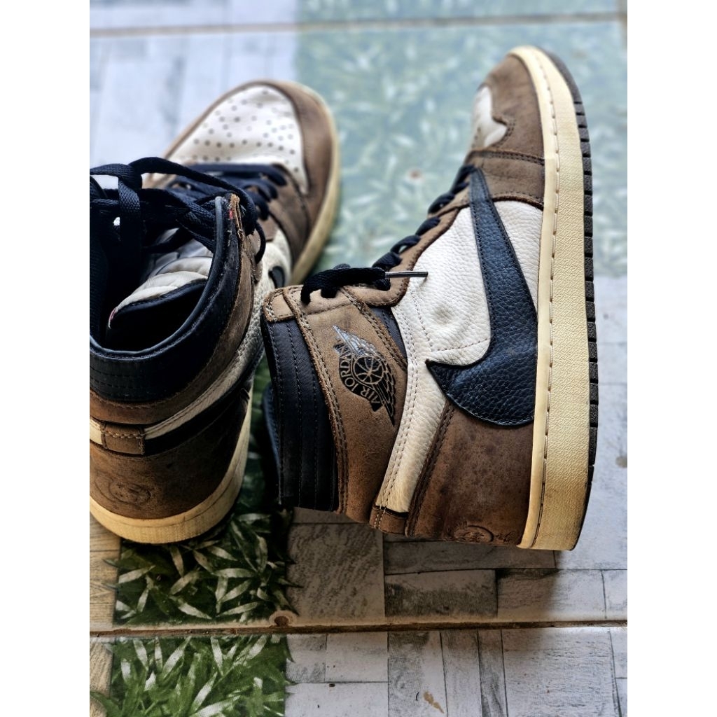 เบอร์43 แท้ มือสอง Nike Air Jordan 1 High OG x Travis Scott "Mochaพิจราณาตามรูปได้เลยครับ