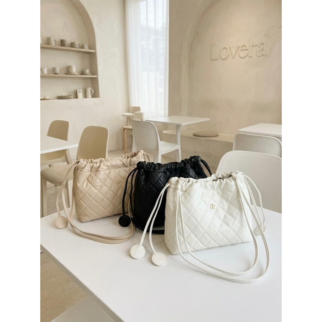 Chame' 28cm กระเป๋าทรงขนมจีบ หนังแกะ แบรนด์Lovera