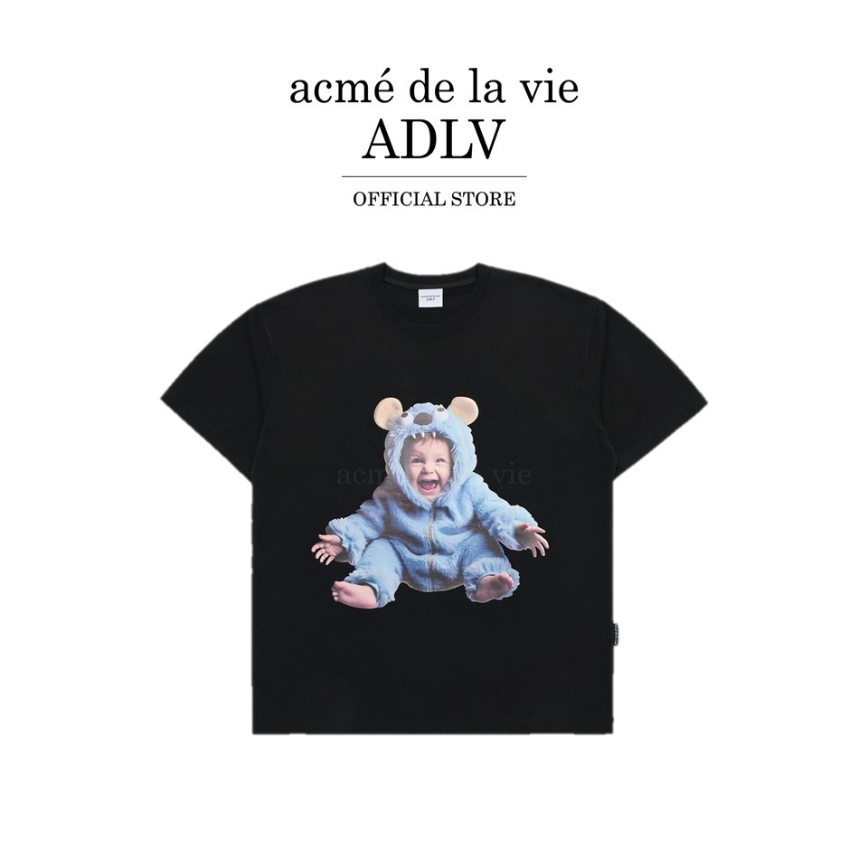 ADLV [acme de la vie] เสื้อยืด Oversize รุ่น Baby Face Monster Baby Short Sleeve T-Shirt Black (50241OBFSSU_F3BKXX)