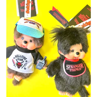 🔥🇯🇵 พร้อมส่ง Monchhichi x Stranger Things พวงกุญแจตุ๊กตา ของแท้จากญี่ปุ่น ห้อยกระเป๋าได้