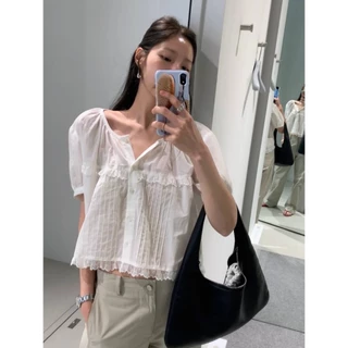 (พร้อมส่ง) ELLE TOP เสื้อแขนสั้นผ้าฉลุลูกไม้ชายเสื้อ - 9905 TAG WG.WE 🇰🇷