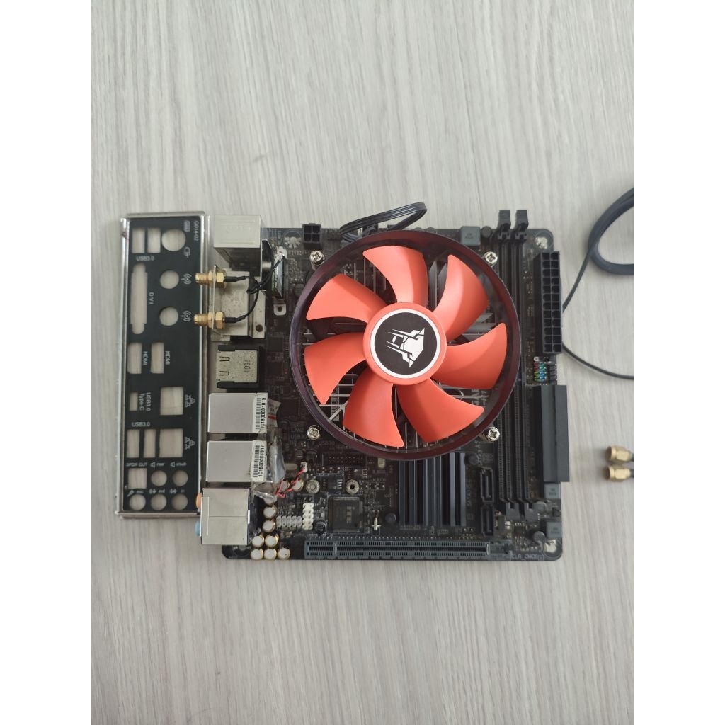 บอร์ดgigabyte H170 ตัวท็อปมี wifi ในตัว itx + i5-6400 ใช้งานปกติ