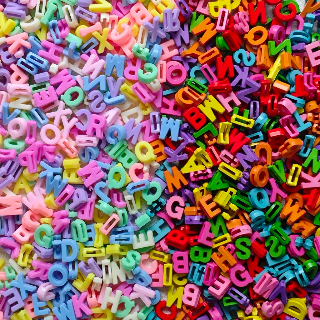 (1,700ชิ้น/Pack)ตัวอักษร DIY ABC สีสด สีพาสเทลของตกแต่ง อุปกรณ์งานฝีมือ DIY