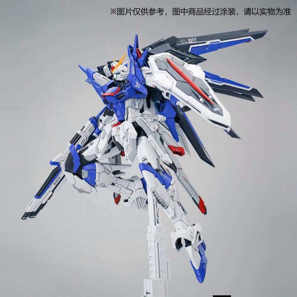 พร้อมส่ง กล่องไม่สวย [Shenma Model] 1/100 Cerulean Knight The Rising Freedom