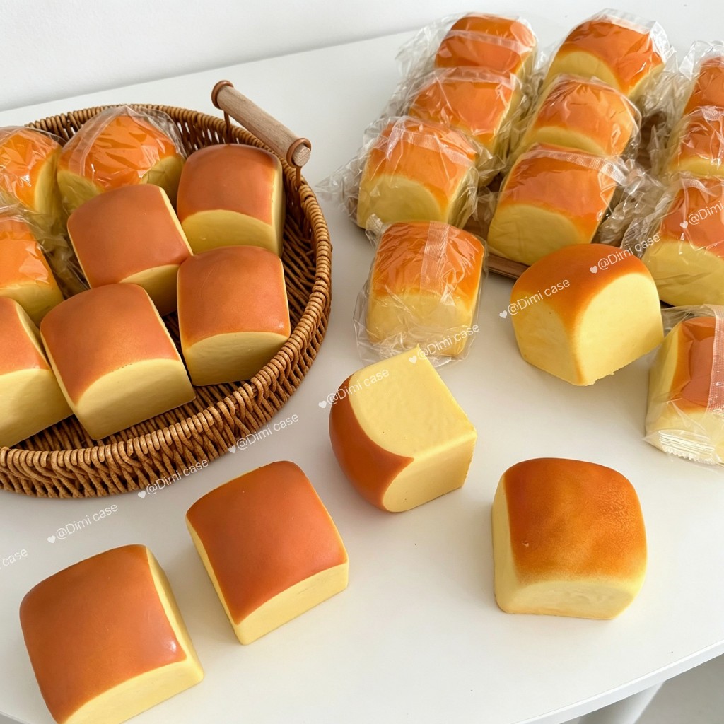 ใหม่ ขนมปัง สกุชชี่ นุ่มสโลว์บีบได้ ของเล่นสำหรับเด็ก คลายเครียด กลิ่นหอม ส่งจากไทย