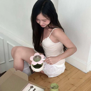 GARNET 🌸 Sakura Alley Matcha Sifting Wand – เคสใส่ตะแกรงร่อนมัทฉะลายดอกซากุระ สีชมพู