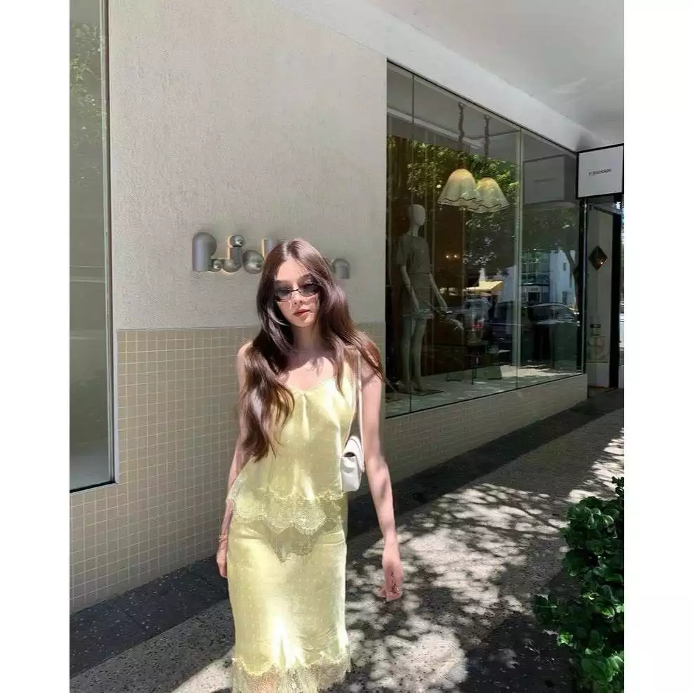 Mogwany พร้อมส่ง / **งานตัดร้าน** Kelly Set 2สี ขาว,เหลือง (เสื้อ+กระโปรง) ทรงสวย ผ้าซาตินลายพระจันทร์แต่งลูกไม้ สวยมาก