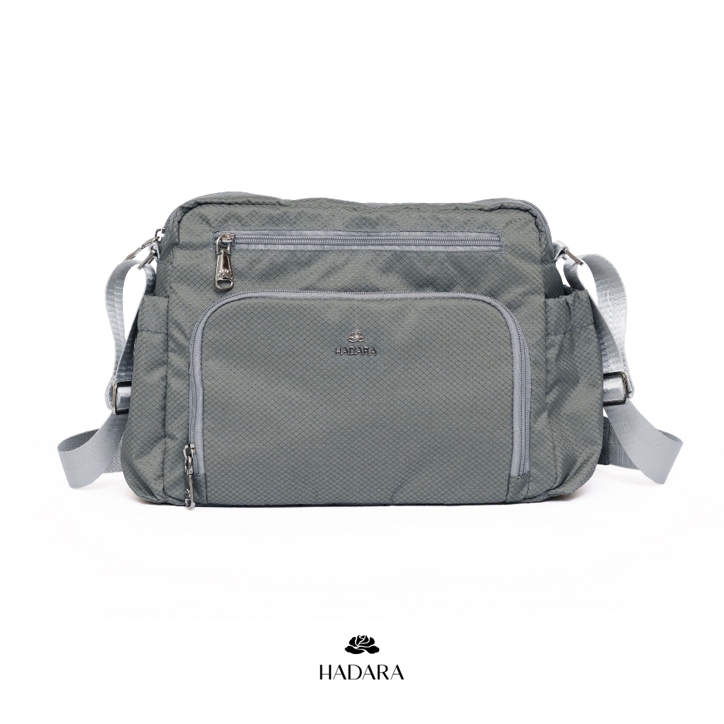Hadara Nano Series No.1 กระเป๋าสะพาย ผ้า Nano Fabric 24 ช่องจัดเก็บ ใส่ IPad ได้