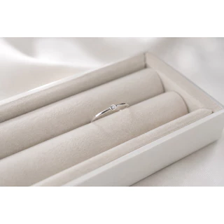 แหวนเงินแท้ 925 ชุบทองคำขาว ประดับเพชร CZ Swiss Diamond [ รุ่น lyn - Allure Jewelry ]