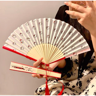 ส่งไว พัดลายแมวใส่กิโมโนสุดน่ารัก! เย็นสบาย พกง่าย ลายคิวท์โดนใจ เหมาะเป็นของขวัญ หรือใช้เองก็เก๋ไม่ซ้ำใคร!