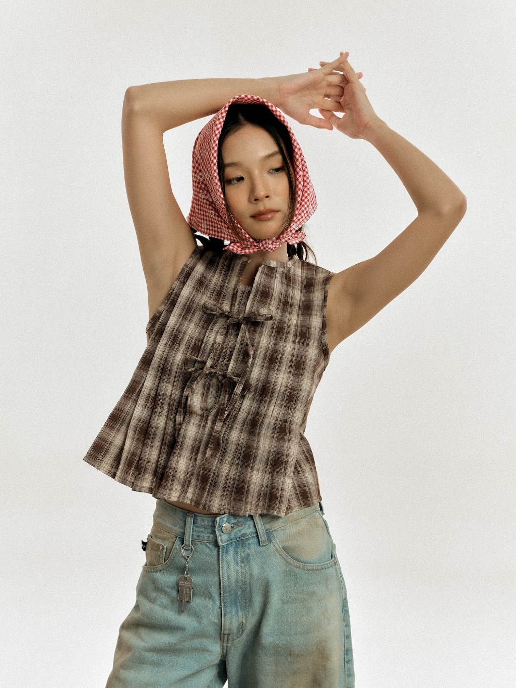 ENDOFMARCH | SIENA BLOUSE เสื้อแขนกุด ผูกโบว์หน้า ลาย Plaid