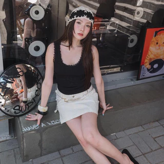 Felt.bkk Fleur Skirt กระโปรงสั้นสีขาวลายฉลุดอกไม้
