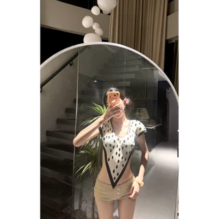 Singsongbrand เสื้อคอลูกไม้คอกลม+คอวีอัดพลีทลายสวยมาก ลายหรูงานแรร์